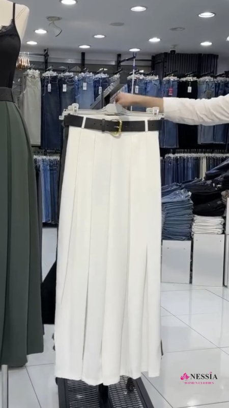 بنطلون قماش مع قشاط