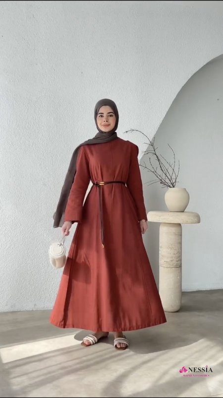 فستان مع قشاط