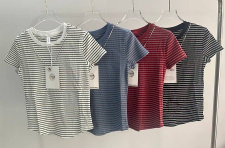 بلوزة بدي مخطط مع سنسال