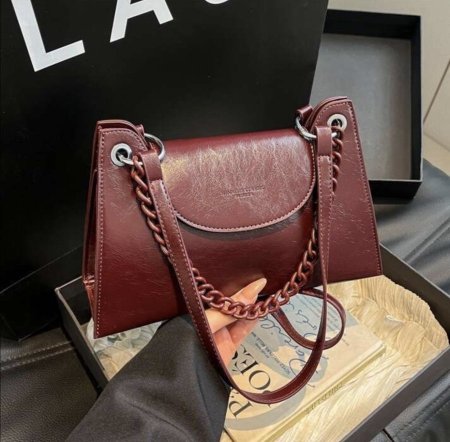 شنطة كلاسيك تشين