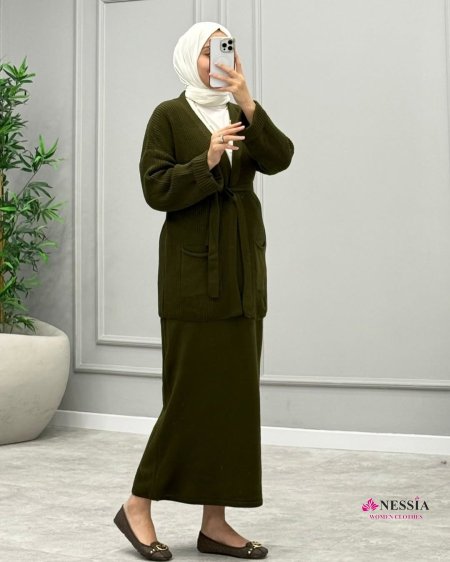 طقم صوف تنورة قطعتين